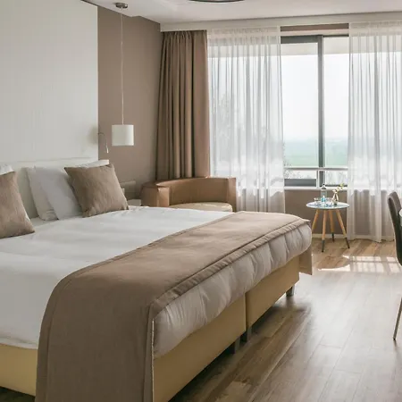 Hotel Fletcher Hotel-restaurant De Wageningsche Berg 4*