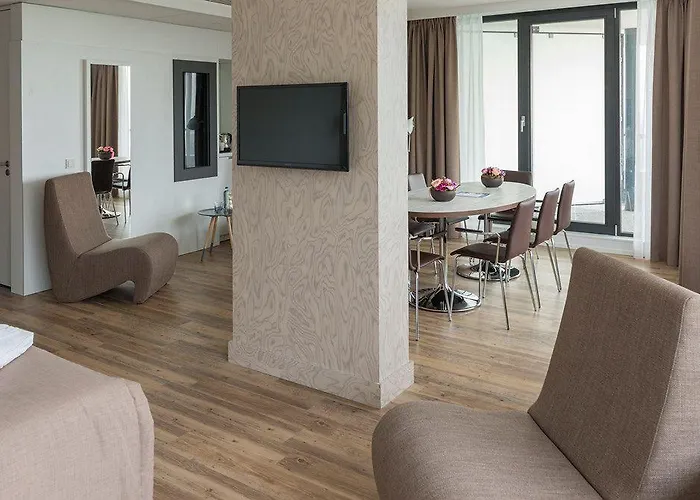 Fletcher Hotel-restaurant De Wageningsche Berg Отель Вагенинген