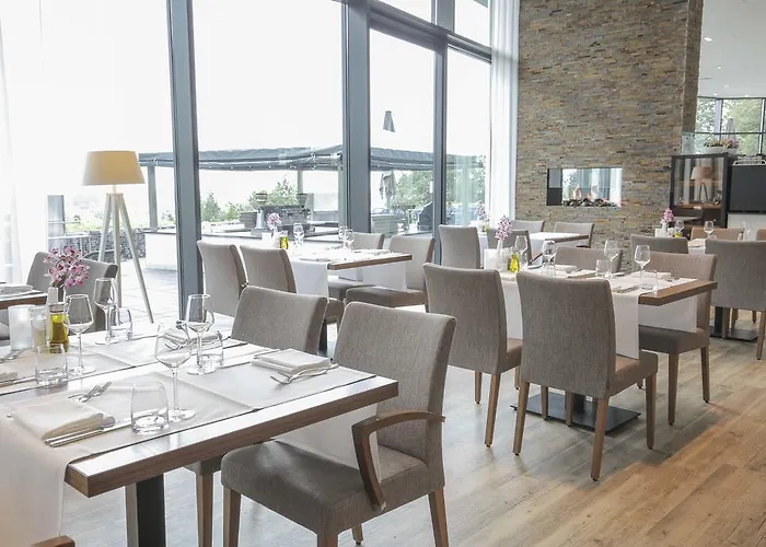 Отель Fletcher Hotel-restaurant De Wageningsche Berg 4*