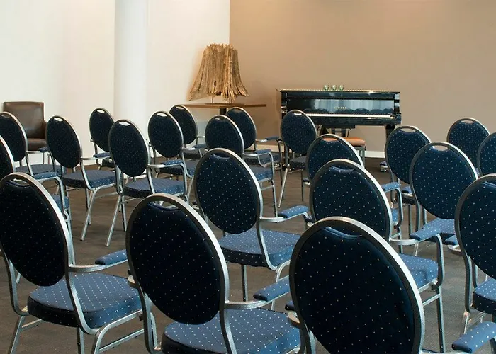 Fletcher Hotel-restaurant De Wageningsche Berg Отель