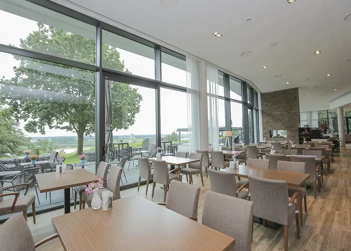 Hotel Fletcher Hotel-restaurant De Wageningsche Berg 4*